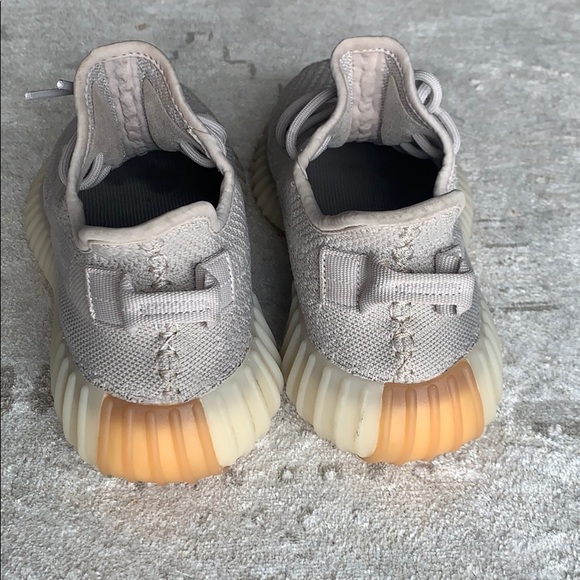 Yeezy Sesame Size 7 - Picture 6 of 9
